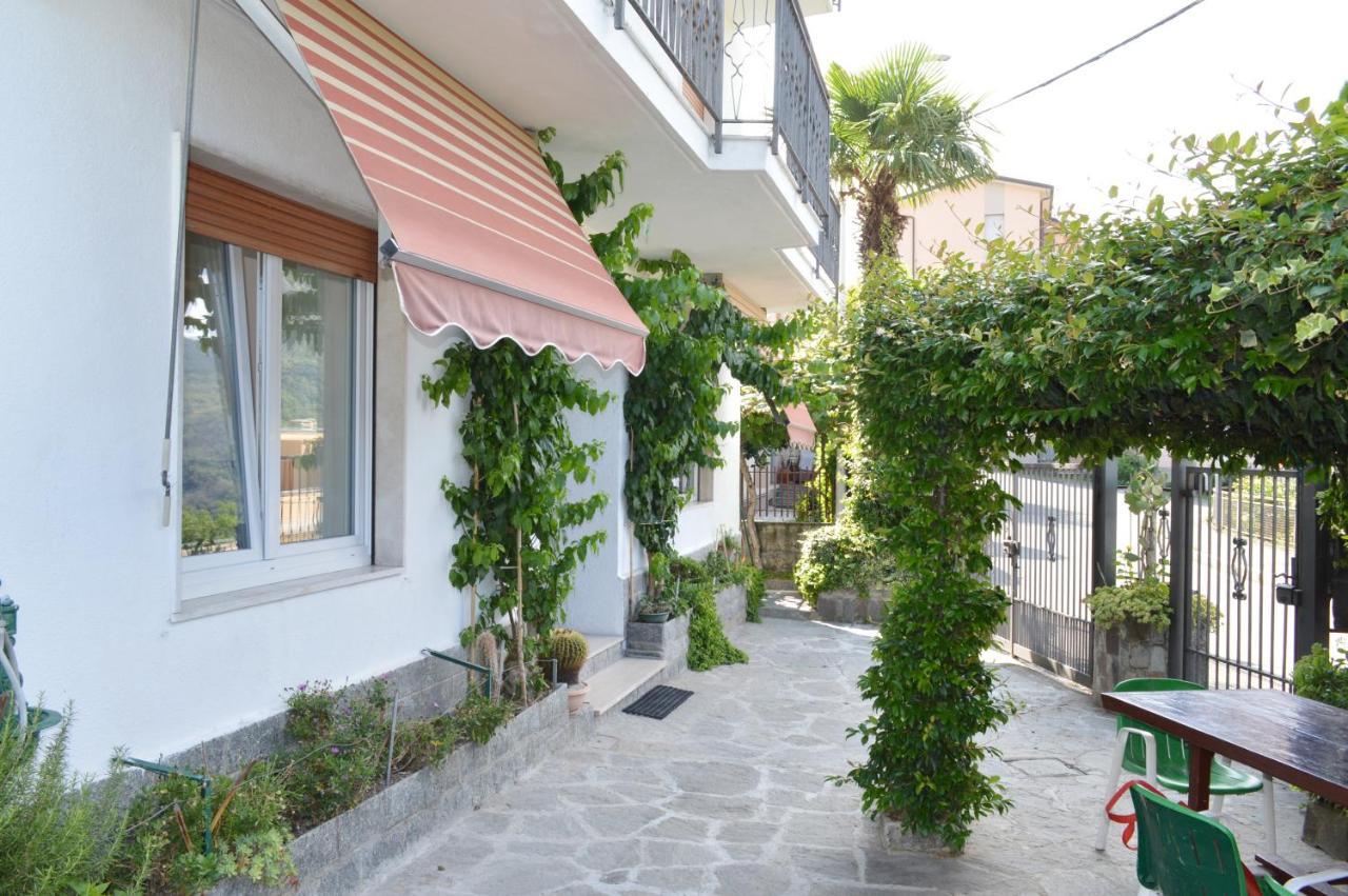 Como Holiday Home Appartamento Business Bagian luar foto