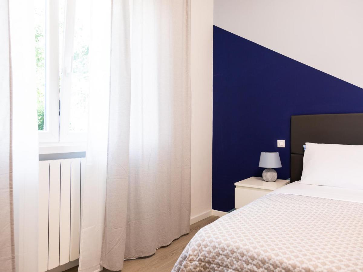 Como Holiday Home Appartamento Business Bagian luar foto
