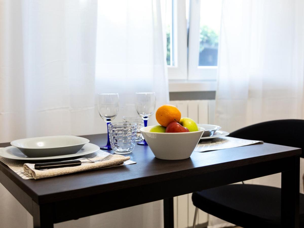 Como Holiday Home Appartamento Business Bagian luar foto