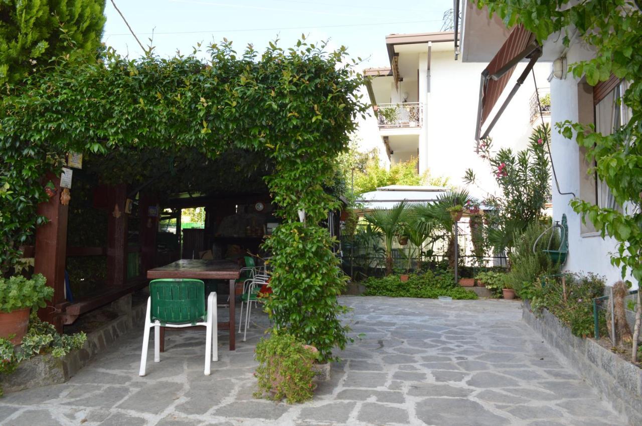 Como Holiday Home Appartamento Business Bagian luar foto